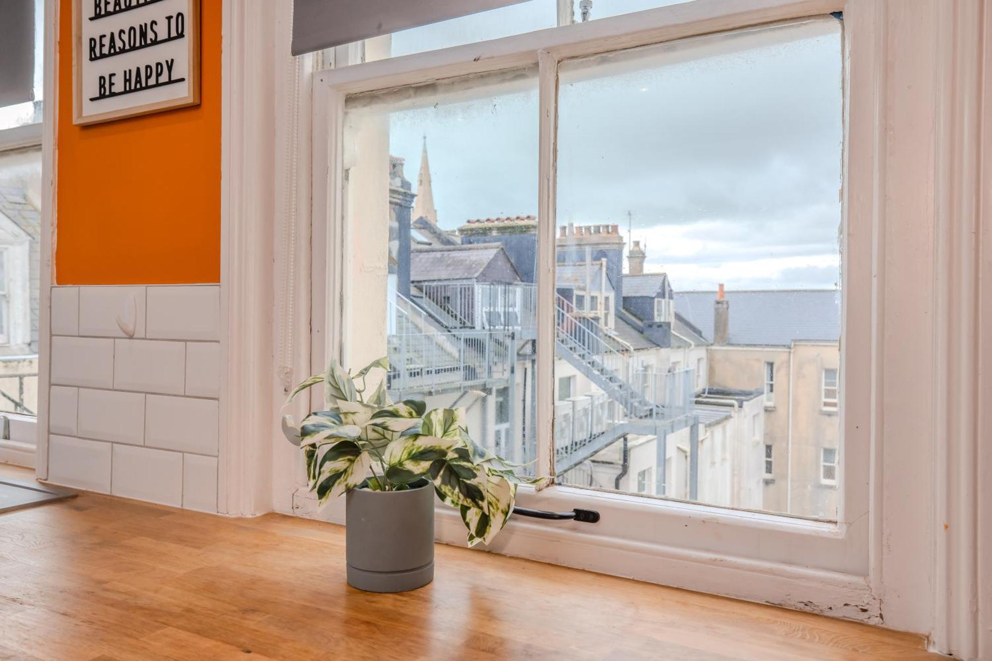 Luxe City Living L 2-Bedroom Flat With Free Parking Brighton Exterior photo